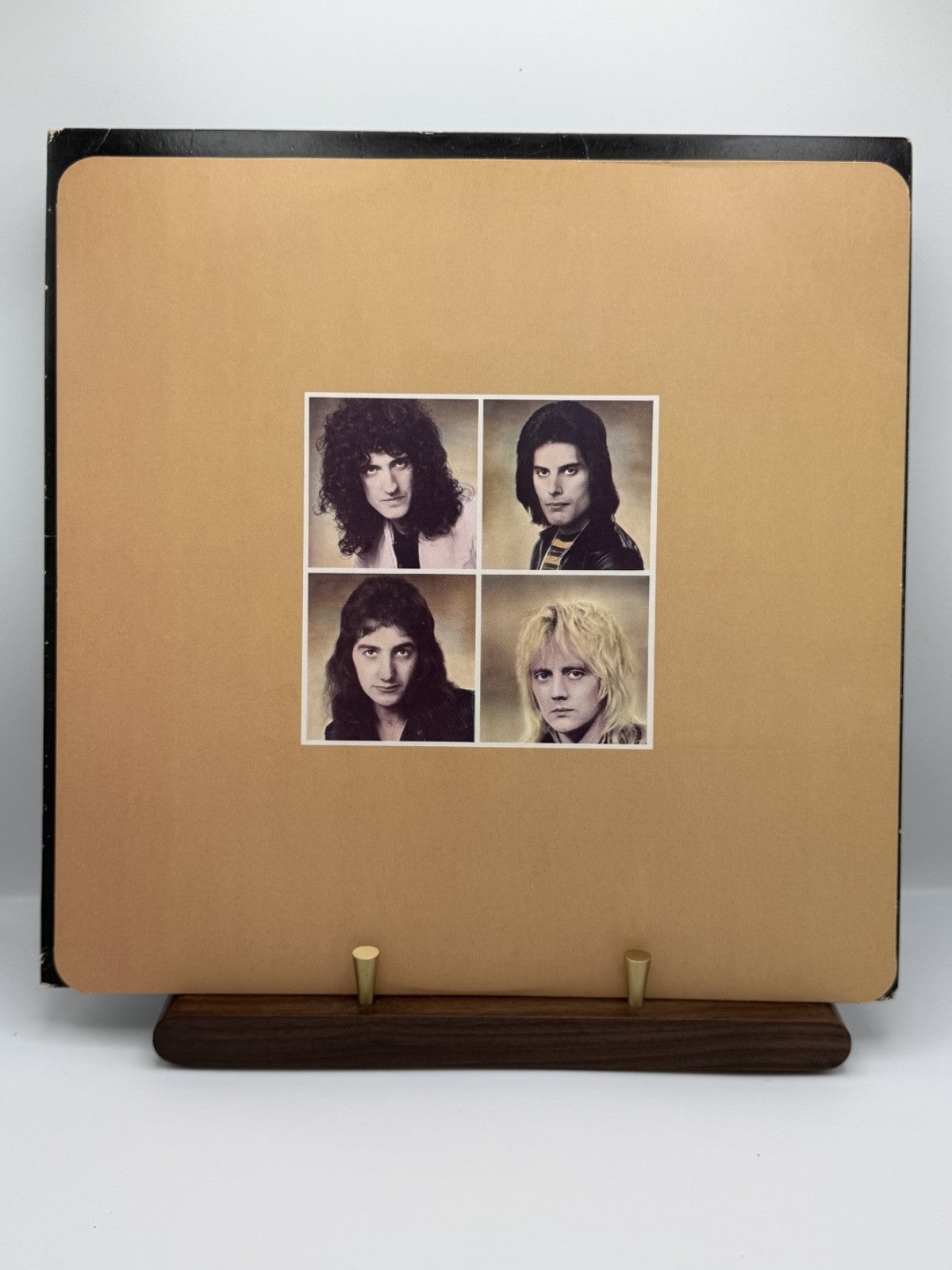 Queen A Day At The Races UK LP 1976 EMTC104 Sterling 4U/4U VG+/VG+ Original